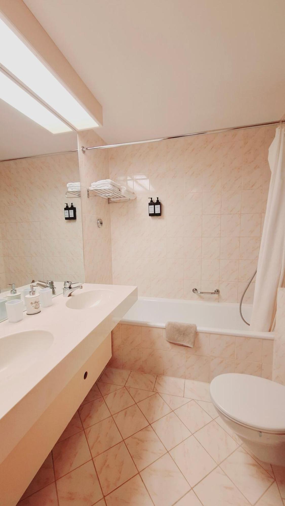 G&P Housing Apartments Mit Kueche & Balkon & Highspeed Internet- Comfort 阿尔滕斯泰希 外观 照片